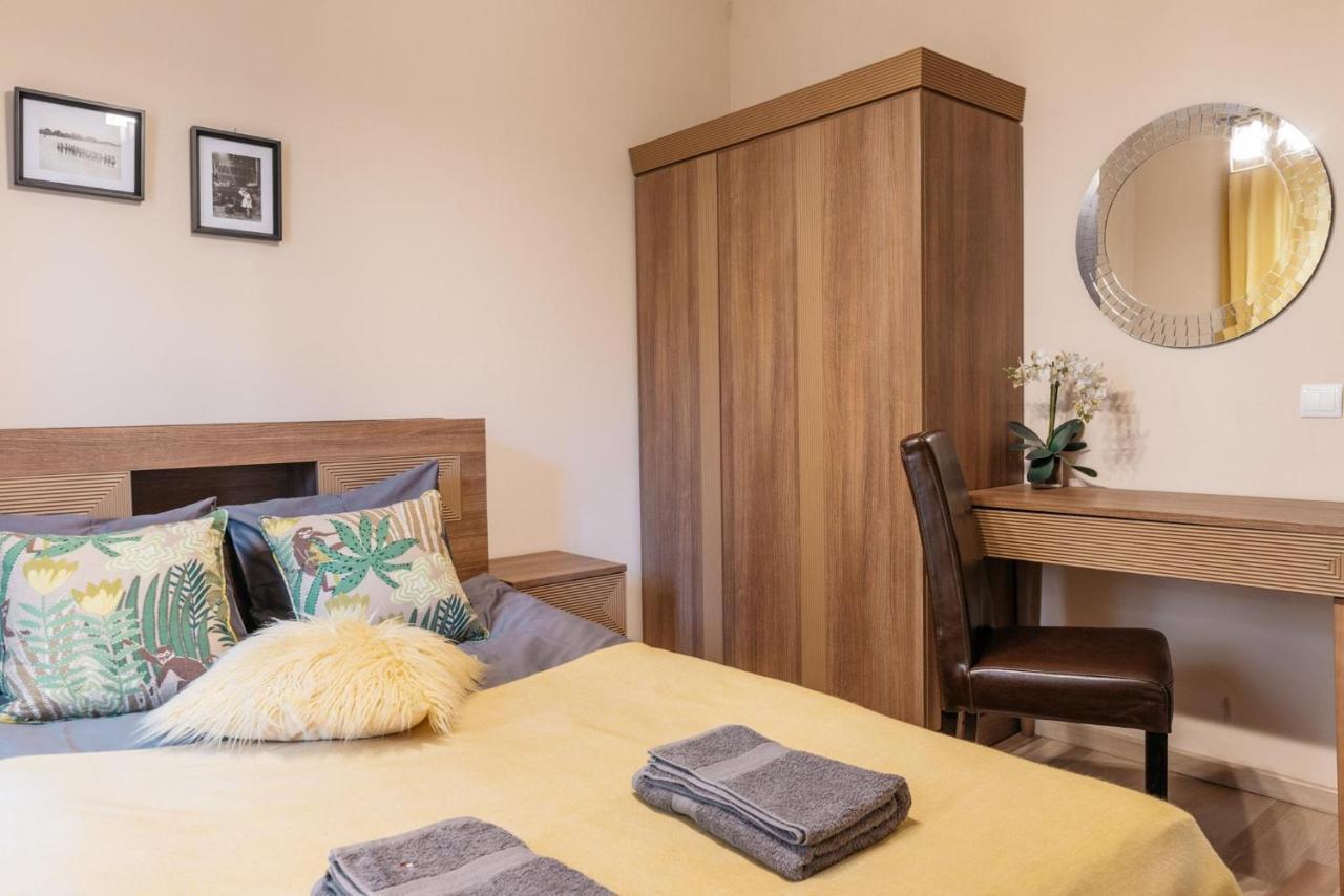 Wawel Apartments - Loftaffair Краків Екстер'єр фото